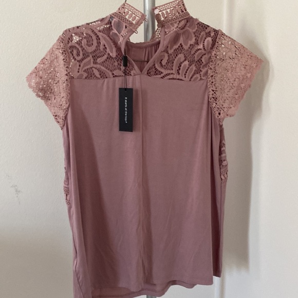 Lace Top XS - Picture 2 of 3